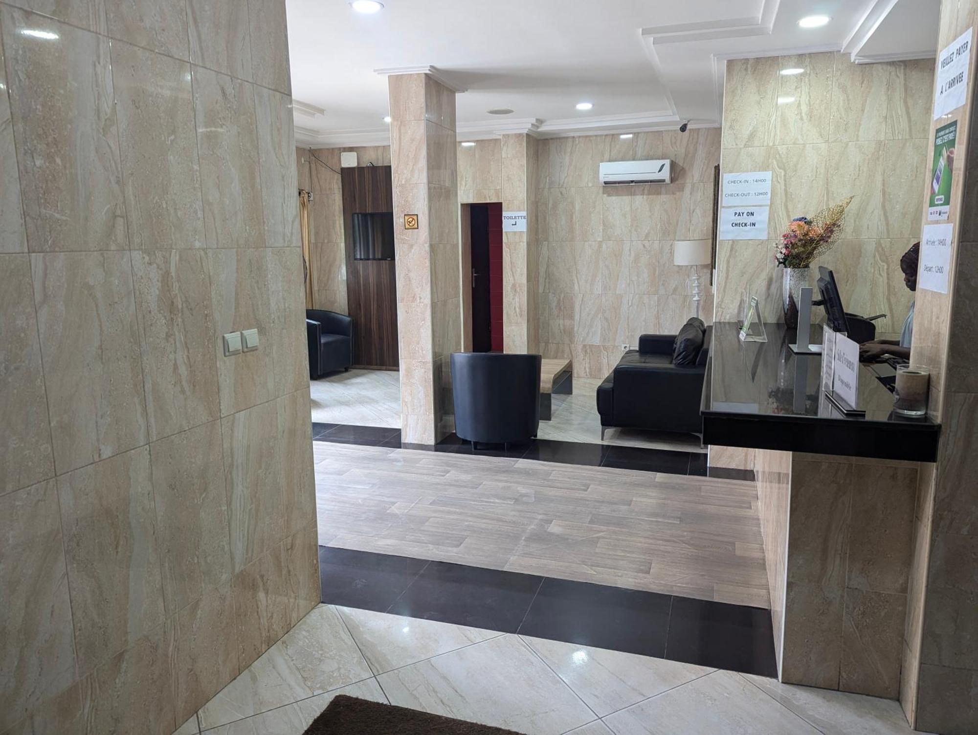 Hotel Yabisso Lome Exterior photo
